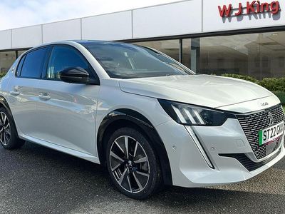 Used Peugeot e-208 Premium 100 kW (136 HP) 2022 Pearlescent white Hatchback