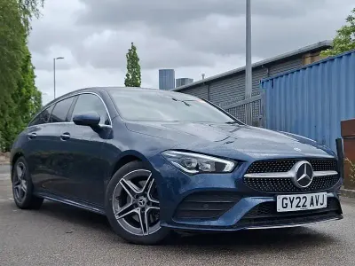 Usado Mercedes CLA200 AMG Line Premium 163 HP (119 kW) 2022 Azul Carrinha