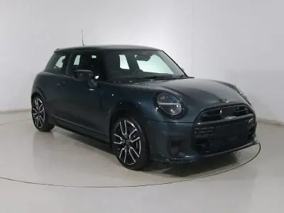 Begagnad Mini Cooper Hatch 113 kW (154 HK) 2025 Grå Halvkombi