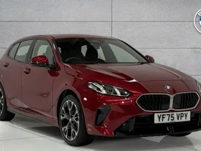 Gebraucht BMW 120 M Sport 168 PS (123 kW) 2025 Rot Kleinwagen