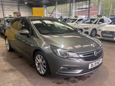 Second-hand Vauxhall Astra Design Edition 105 CP (77 kW) 2019 Gri Hatchback