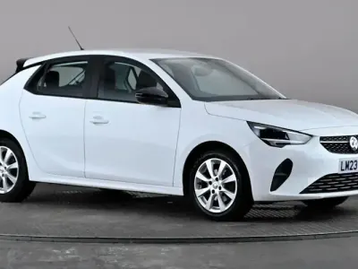 Used Vauxhall Corsa Design Edition 101 HP (74 kW) 2023 White Hatchback