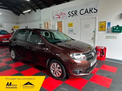Used Dacia Sandero Ambiance 90 HP (66 kW) 2016 Brown Hatchback