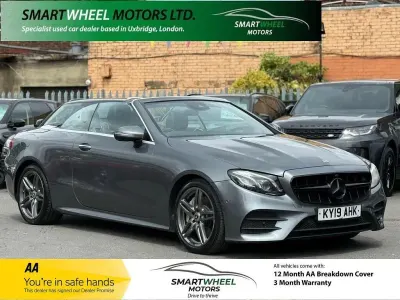 Usado Mercedes E300 AMG line 245 HP (180 kW) 2019 Cinzento Cabrios