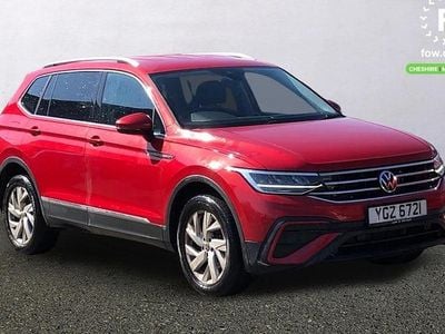 Begagnad VW Tiguan Allspace Pro 150 HK (110 kW) 2023 Röd SUV