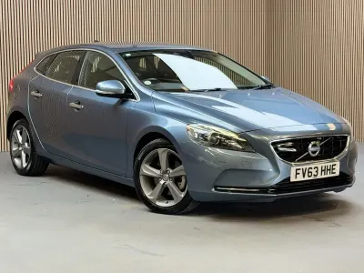 Used Volvo V40 SE 180 HP (132 kW) 2026 Blue Hatchback