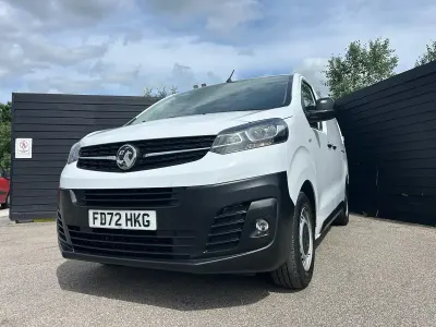 Used Vauxhall Vivaro S 100 HP (73 kW) 2022 White MPV
