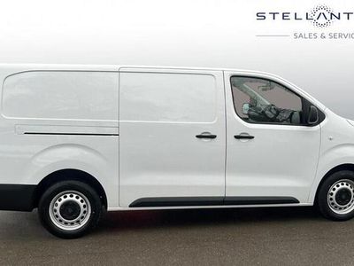 Used Peugeot Expert 143 HP (105 kW) 2024 White Van
