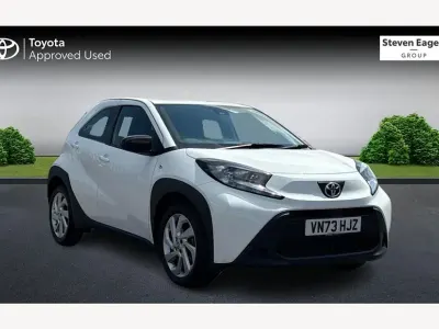 Used Toyota Aygo X PURE 72 HP (52 kW) 2023 White SUV
