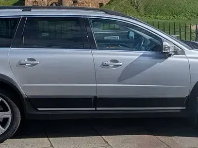 Usado Volvo XC70 SE Lux 2013 Prateado Carrinha