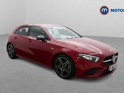 Begagnad Mercedes A180 Executive 136 HK (100 kW) 2022 Röd Halvkombi