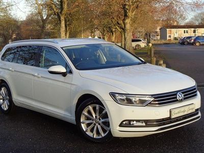 Pure white Used 2015 VW Passat Business Estate | £12,995 (Fair price)