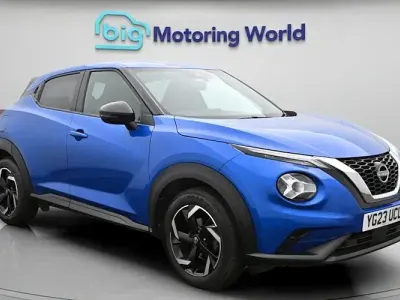 Begagnad Nissan Juke N-Connecta 114 HK (83 kW) 2023 Blå SUV