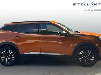 Usado Peugeot 2008 Allure Premium 129 HP (94 kW) 2022 Laranja SUV