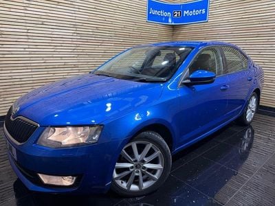 Used Skoda Octavia Elegance 105 HP (77 kW) 2014 Blue Hatchback