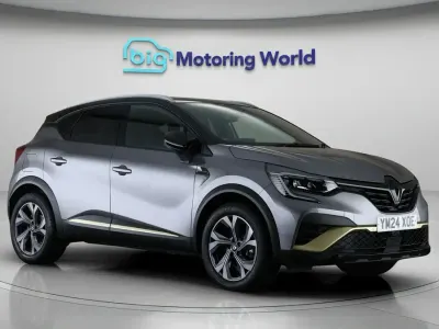Używany Renault Captur Engineered 143 KM (105 kW) 2024 Szary SUV
