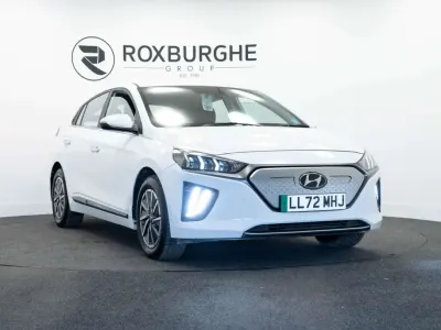 Begagnad Hyundai Ioniq Premium 2023 Vit Halvkombi