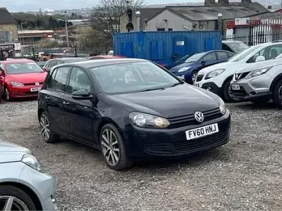 Usado VW Golf VI S 105 HP (77 kW) 2010 Preto Citadino