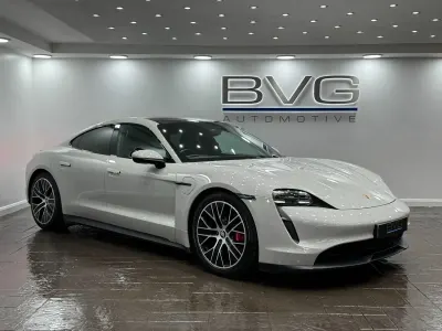 Begagnad Porsche Taycan Performance Package 419 kW (571 HK) 2020 Grå Sedan