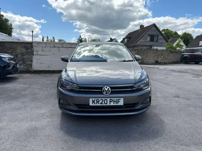 Usado VW Polo SE 95 HP (69 kW) 2020 Cinzento Citadino