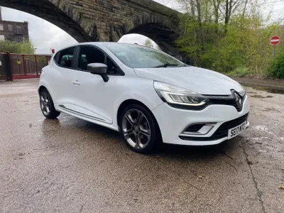 Used Renault Clio Dynamique 90 HP (66 kW) 2017 White Hatchback