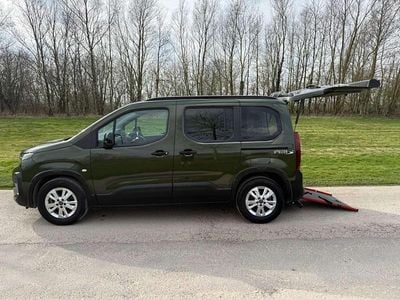 New Peugeot Rifter Allure 2025 Green MPV