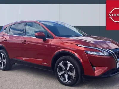 Used Nissan Qashqai N-Connecta 190 HP (139 kW) 2023 Red SUV