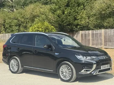 Used Mitsubishi Outlander P-HEV 206 HP (151 kW) 2018 Black Estate