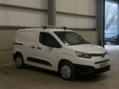 Used Toyota Proace Active 100 HP (73 kW) 2023 White MPV