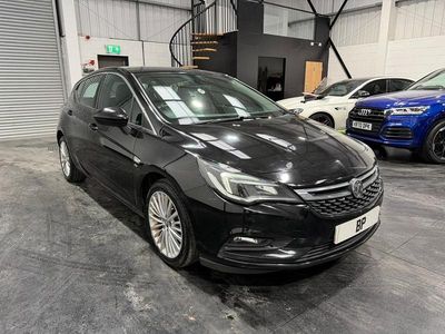 Used Vauxhall Astra Elite 200 HP (147 kW) 2018 Black Hatchback