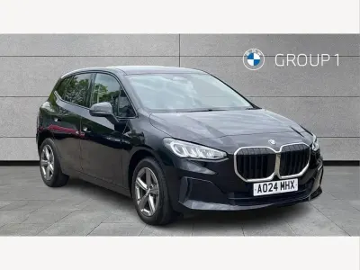 Begagnad BMW 220 Sport Line 170 HK (125 kW) 2024 Svart Halvkombi