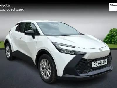 Used Toyota C-HR 140 HP (102 kW) 2024 White SUV