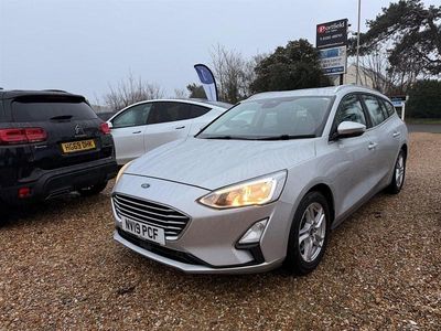 Used Ford Focus Zetec 120 HP (88 kW) 2019 Silver with dark interior trim Estate