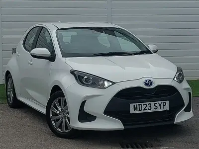 Used Toyota Yaris 116 HP (85 kW) 2023 White Hatchback
