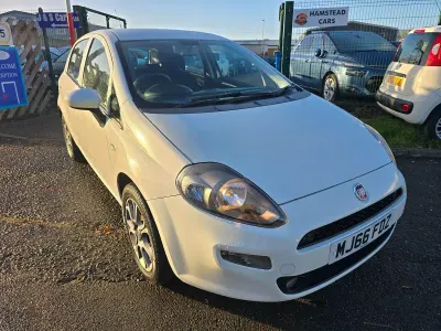 Used Fiat Punto Easy Plus 77 HP (56 kW) 2016 White Hatchback