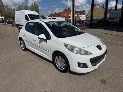 Used Peugeot 207 Active 92 HP (67 kW) 2012 White Hatchback