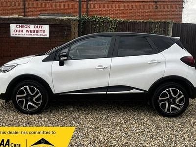 Used Renault Captur Iconic 90 HP (66 kW) 2019 White/black SUV