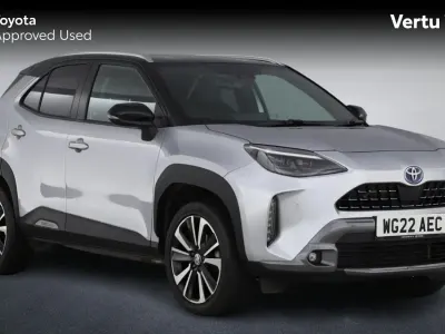 Used Toyota Yaris Hybrid Edition 116 HP (85 kW) 2022 Silver metallic bitone (metallic paint) Estate