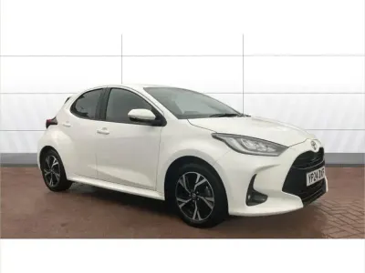 Used Toyota Yaris Design 116 HP (85 kW) 2024 White Hatchback