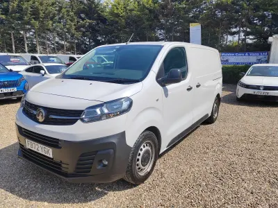 Used Vauxhall Vivaro 120 HP (88 kW) 2022 White MPV