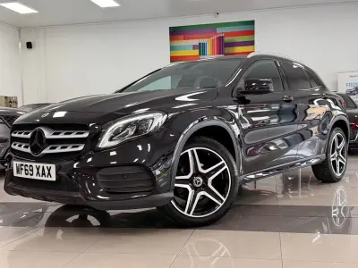 Gebraucht Mercedes GLA180 AMG line 122 PS (89 kW) 2020 Schwarz SUV