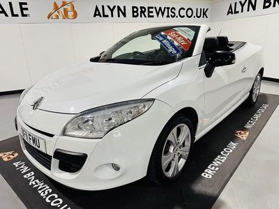 Pearl white Used 2011 Renault Mégane Cabriolet Dynamique Cabriolet | £3,999