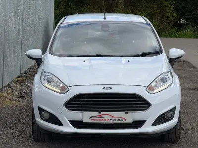 Usado Ford Fiesta Titanium 2013 Blanco Utilitario