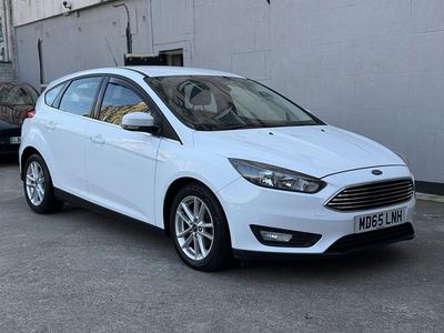Used Ford Focus Zetec 125 HP (91 kW) 2015 White Hatchback