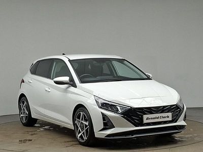 Used Hyundai i20 Premium 100 HP (73 kW) 2025 White Hatchback