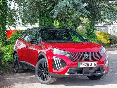 Nowe Peugeot e-2008 Premium 114 kW (156 KM) 2026 Czerwony SUV