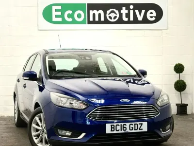 Begagnad Ford Focus Titanium 125 HK (91 kW) 2016 Blå Halvkombi