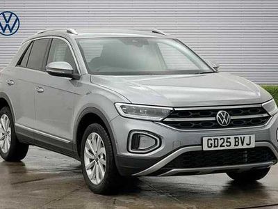 Usado VW T-Roc Style 150 HP (110 kW) 2025 Prateado SUV
