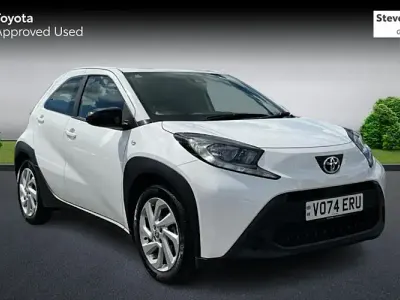 Used Toyota Aygo X PURE 72 HP (52 kW) 2024 White SUV