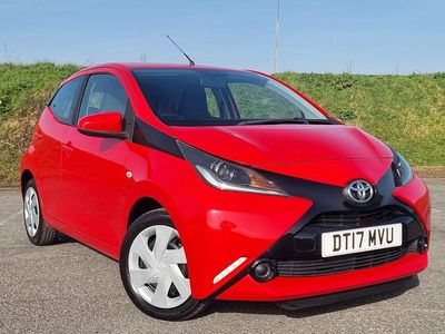 Used Toyota Aygo X-play 68 HP (50 kW) 2017 Red Hatchback